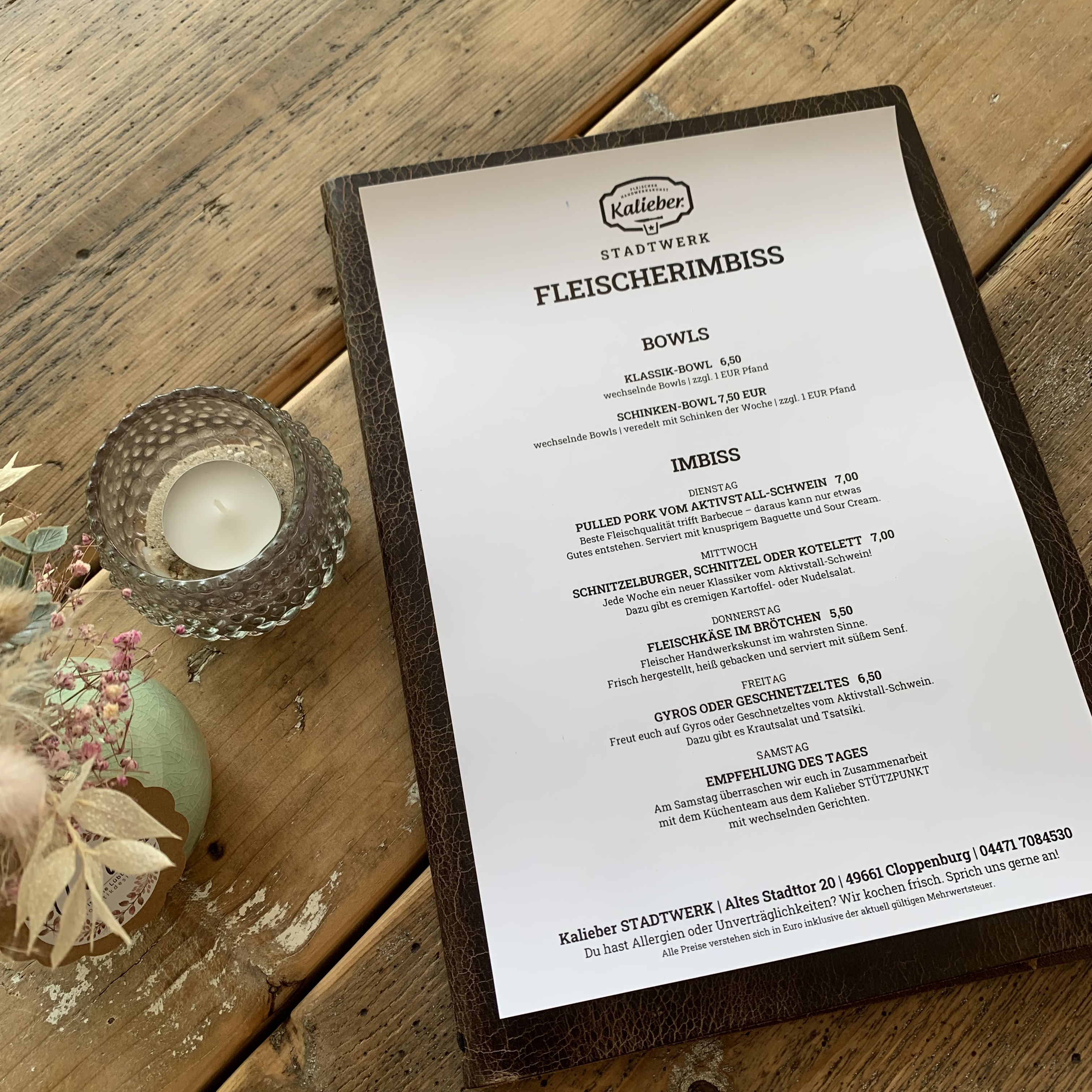 Speisekarte auf Tisch