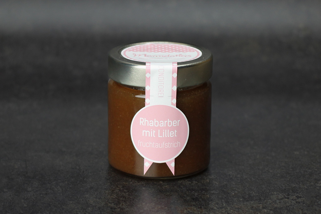Marmelatiers Rhabarber mit Lillet Fruchtaufstrich Glas mit Aufstrich