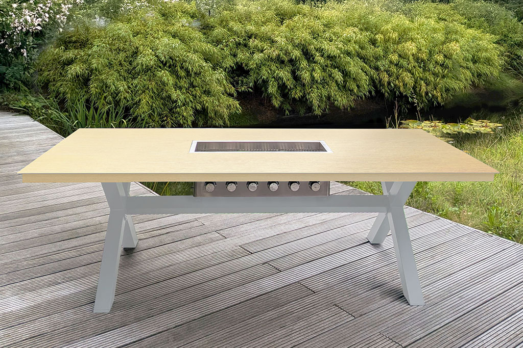 Grilltisch mit integriertem Gasgrill