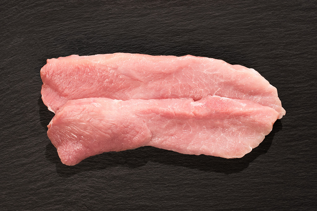 zwei Schnitzel aus der Oberschale vom Aktivstall-Schwein