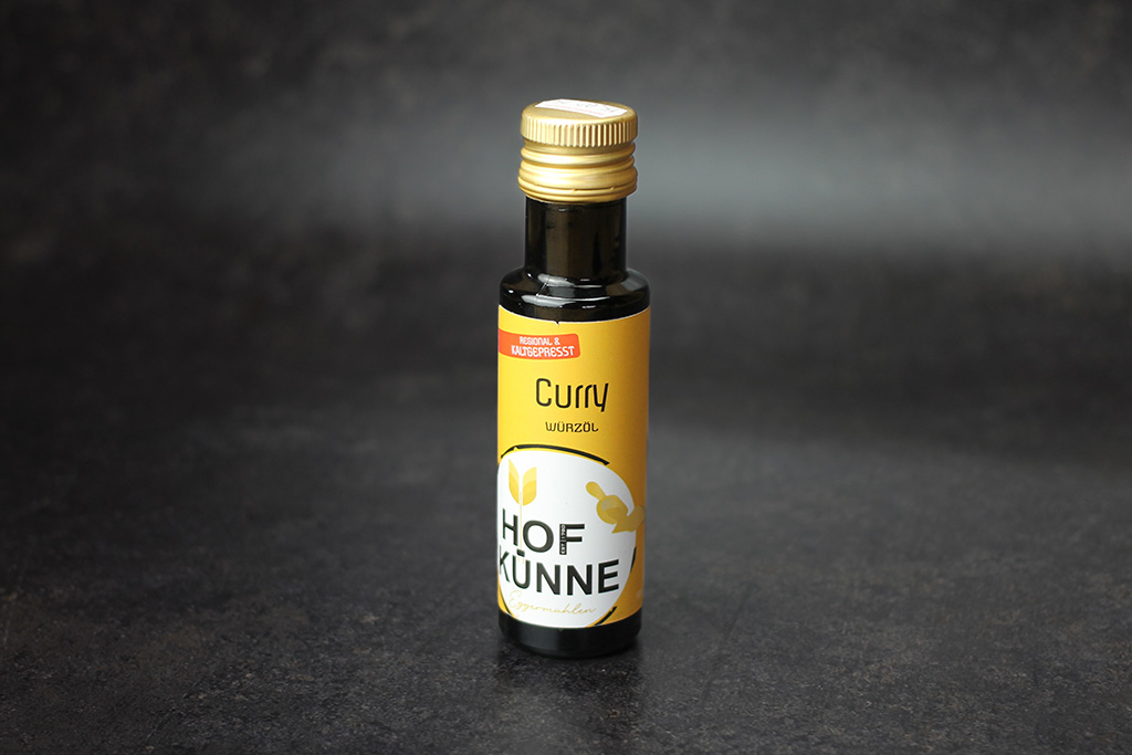 Hof Künne Curry Würzöl Flasche mit Würzöl