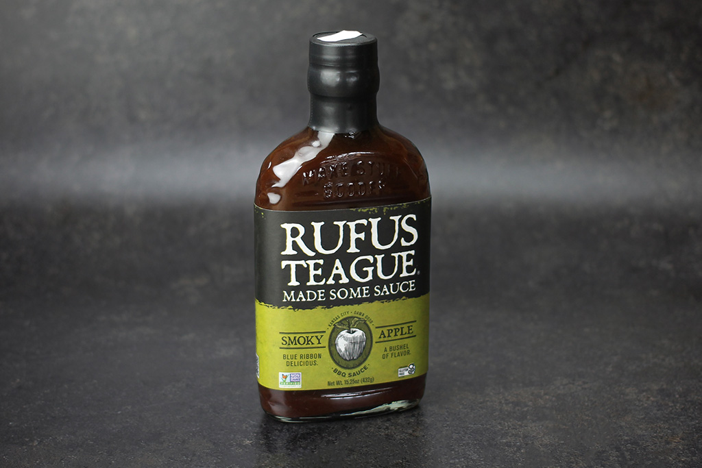 Rufus Teague Smoky Apple BBQ Sauce Flasche mit BBQ-Sauce