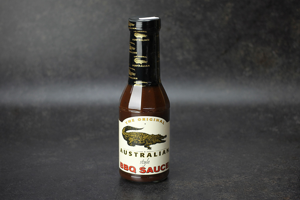 Flasche mit rauchig würziger Barbeque-Sauce