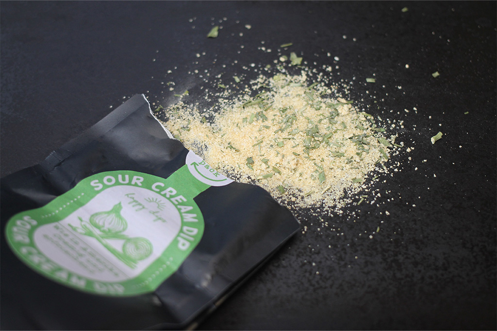 Tüte mit Dip-Gewürz umgekippt