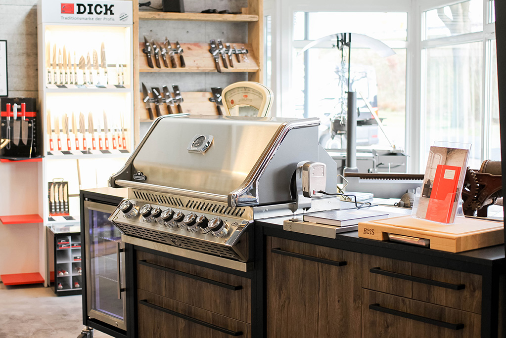 Outdoorküche, Messer & mehr in einem Ladenlokal