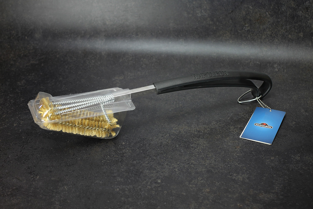 Napoleon Dreireihige Grillbürste mit Messingborsten