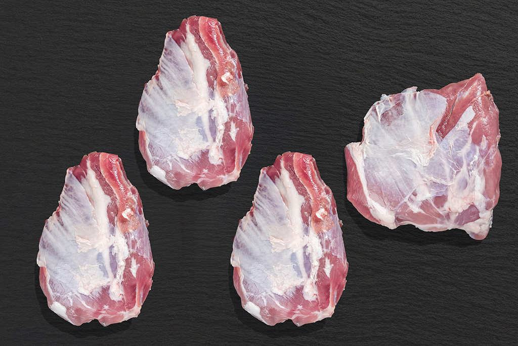 vier Cuscino-Steaks vom Aktivstall-Schwein