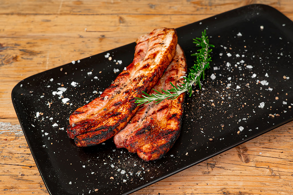 gegrillte Bauchsteaks