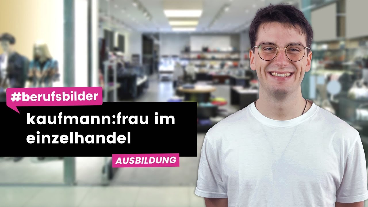 Mann, im Hintergrund Einzelhandelsgeschäft