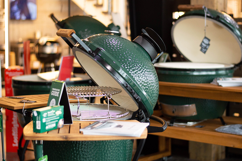 mehrere Keramikgrills