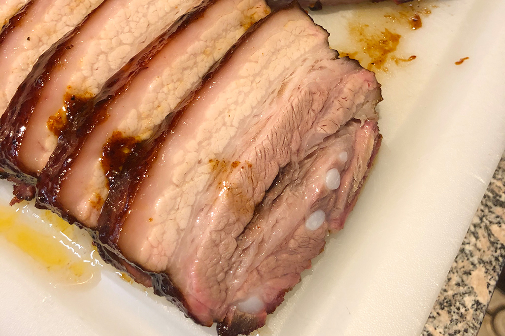 Big Belly Rib Ends vom Aktivstall-Schwein gebratene Rippchen (Big Belly Rib Ends) vom Aktivstall-Schwein