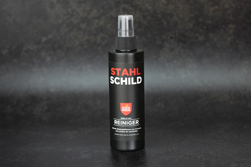 Flasche mit Edelstahl-Reiniger