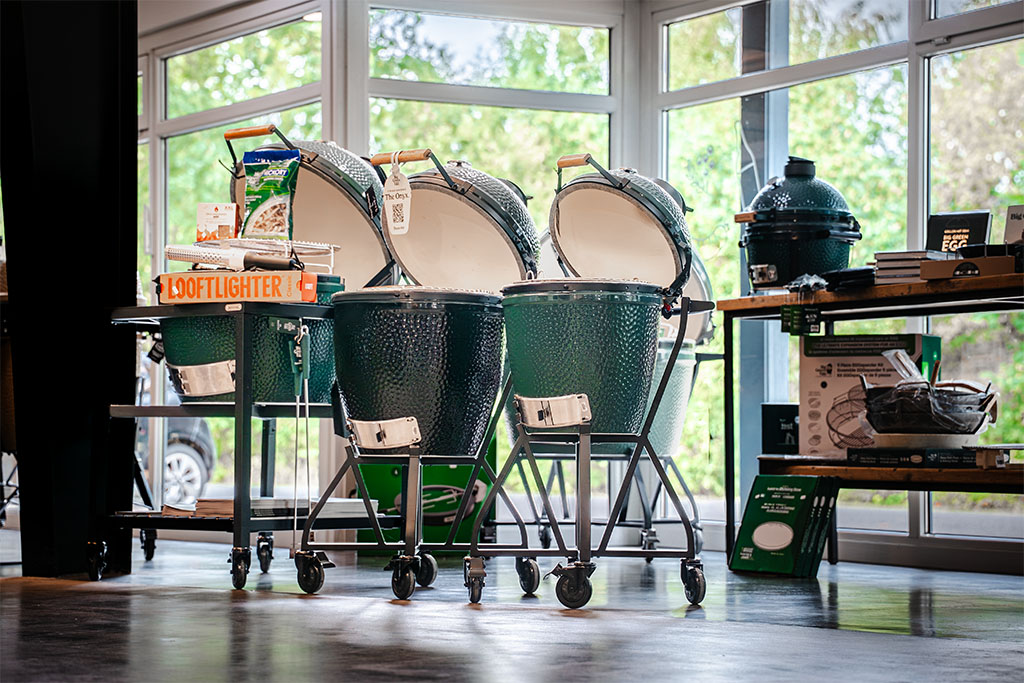 Big Green Egg Grills im Kalieber STÜTZPUNKT