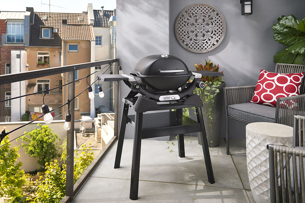 Gasgrill von Weber auf Balkon
