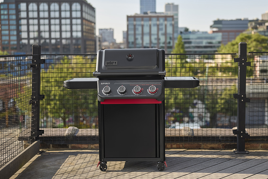 Gasgrill von Weber auf Dachterrasse