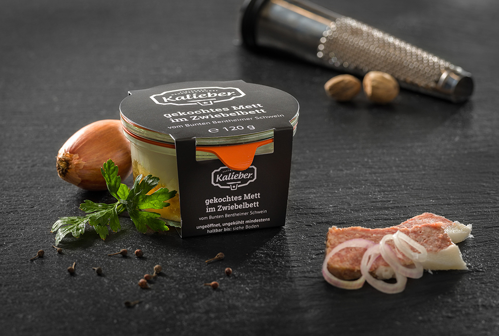 Wurst im Weckglas mit Dekoration