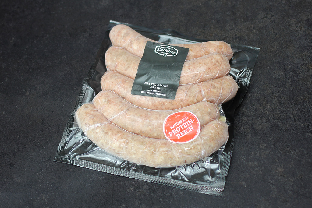 Dattel-Bacon-Brats vom Bunten Bentheimer Schwein Packung mit fünf Bratwürsten